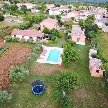 Villa Dorina Barban Exterior foto