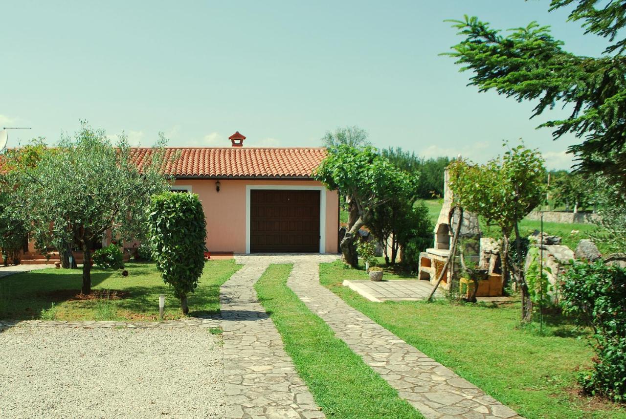 Villa Dorina Barban Exterior foto