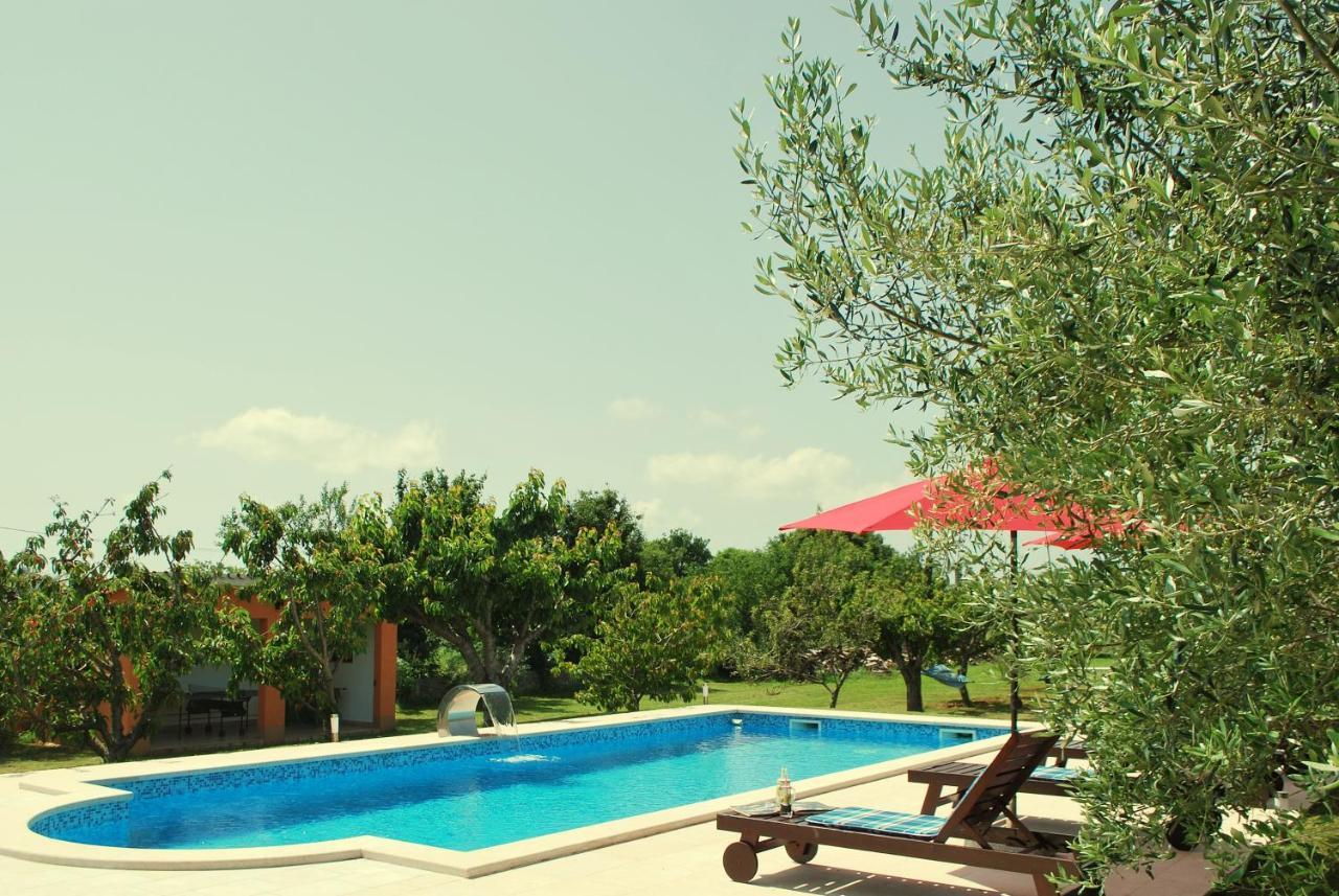 Villa Dorina Barban Exterior foto