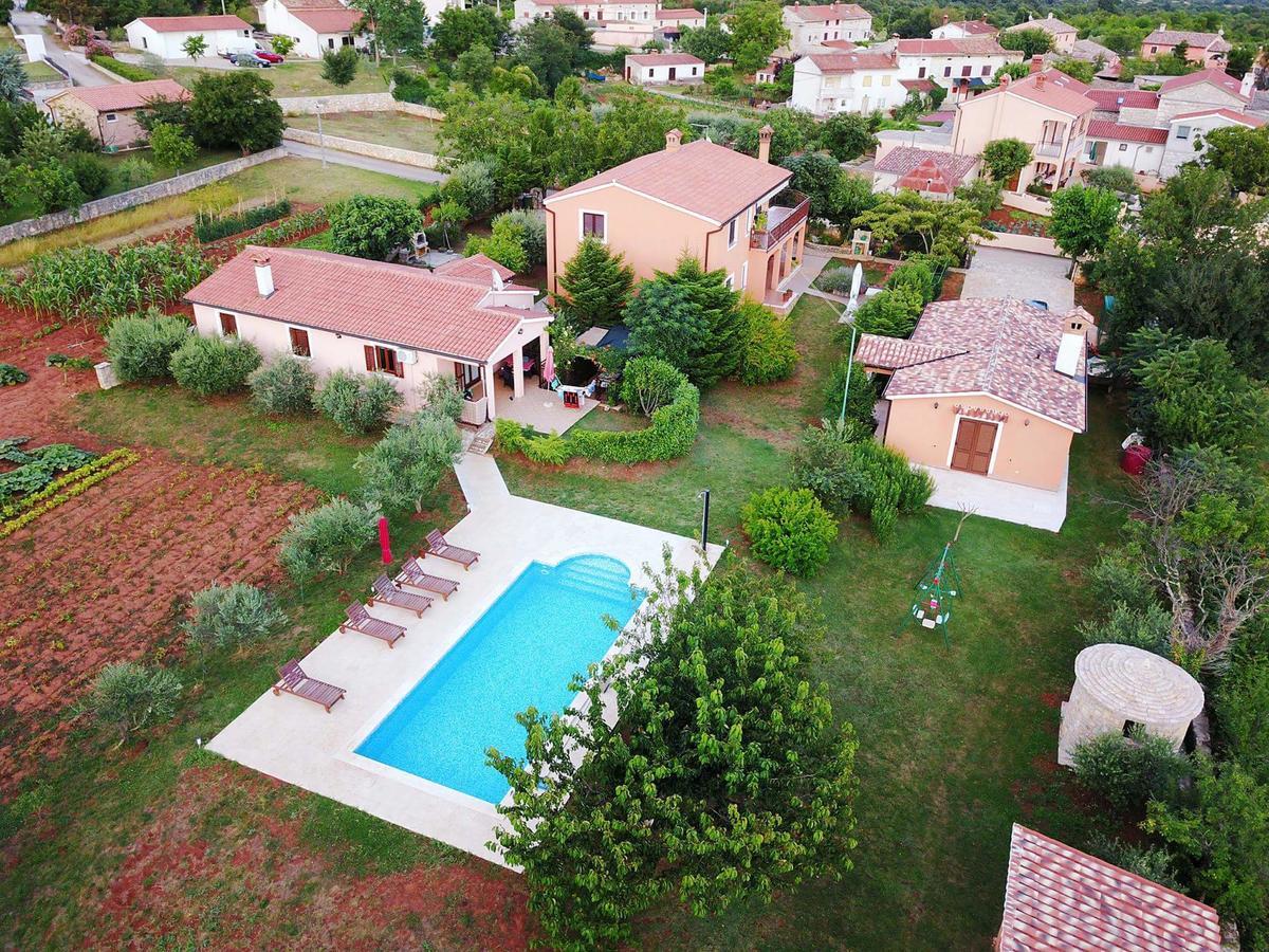 Villa Dorina Barban Exterior foto